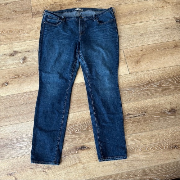 Old Navy The Diva Women’s Mid-Rise Medium Wash Denim Jeans Sz 16 Regular GUC - Picture 2 of 7